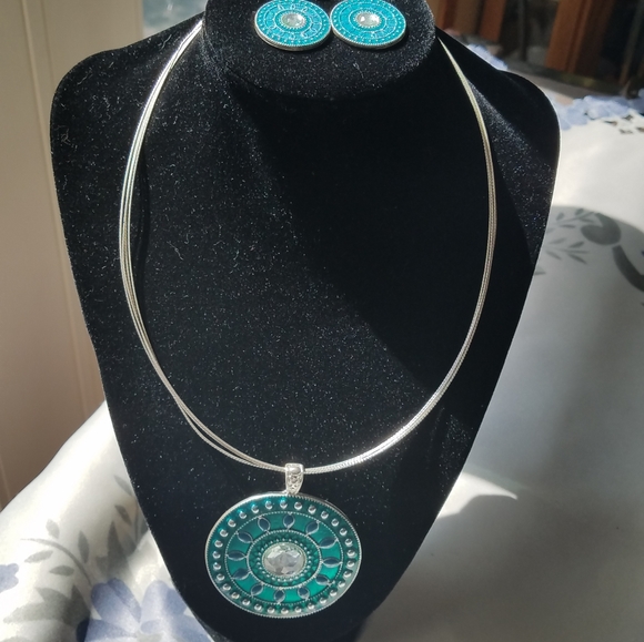 Early 2000s wire strand & medallion statement neck - Picture 3 of 9